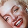 MARILYN MONROE MELLÉ TEMETIK HUGH HEFNERT