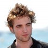 CANNES - ROBERT PATTINSON BETÖRŐKÉNT TÉRT VISSZA